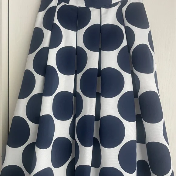 Eliza J Pleated long skirt in Navy Dot Size 4 - Picture 10 of 10